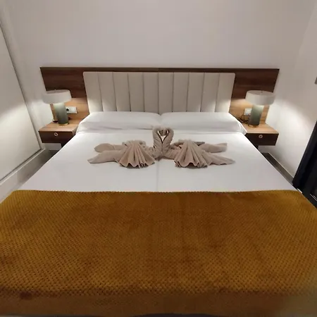 Diamond Sea View Eagle Tower * بينايدورم